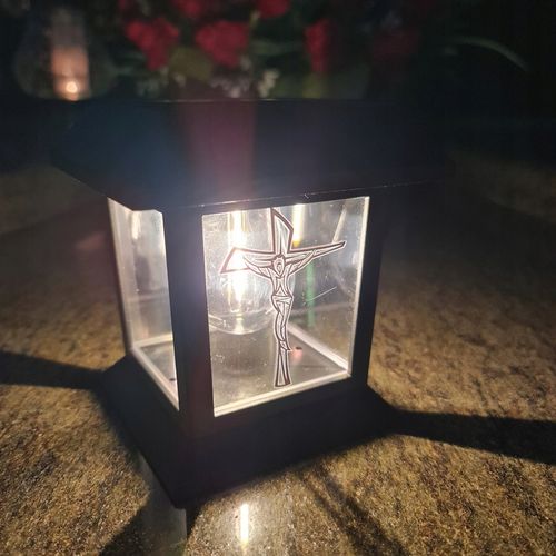 LAMPION NA GRÓB Statuetka NA Cmentarz Z KRZYŻEM ZNICZ SOLARNY LED na Arena.pl