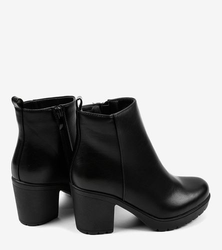 Czarne botki na słupku BM172 40 na Arena.pl