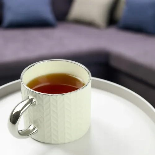 KUBEK PORCELANOWY DO KAWY HERBATY WZÓR SWETEREK 470ML ZE SREBRNYM UCHEM na Arena.pl