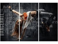 OBRAZ DZIEWCZYNA TAŃCZĄCA BREAKDANCE