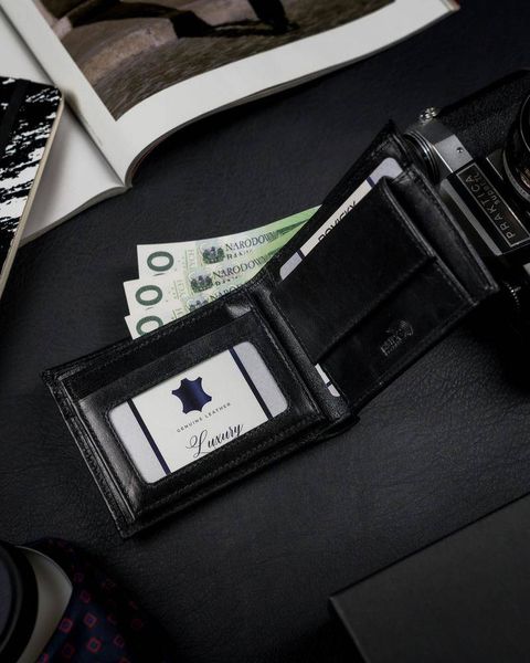 Portfel męski z naturalnej skóry licowej, etui z okienkiem na zdjęcie zdjęcie 5