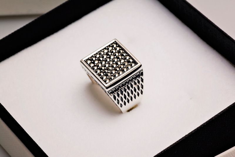 sygnet Staviori zdjęcie 8