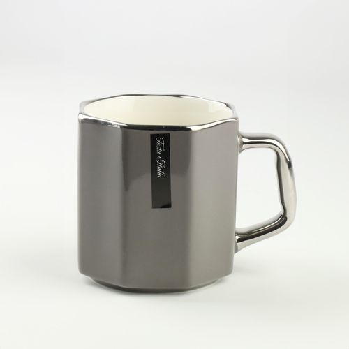 PORCELANOWY KUBEK NA KAWĘ HERBATĘ CIEMNY SZARY Z SREBRNYM UCHEM 370 ML na Arena.pl