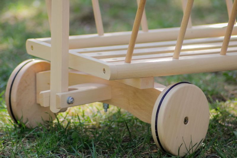 Duży, drewniany wózek drabiniasty - gumowane koła zdjęcie 7