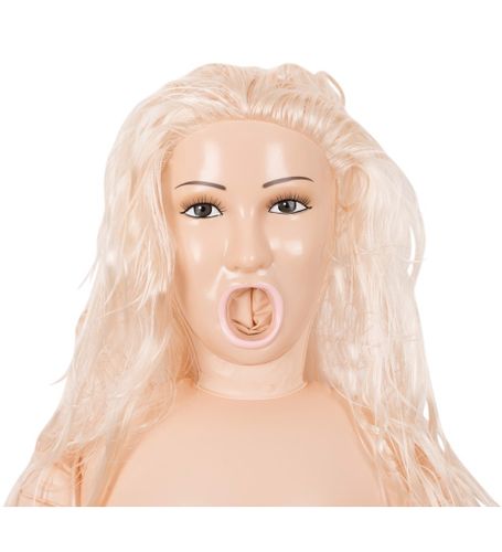 Atrakcyjna lalka z twarzą 3D na Arena.pl