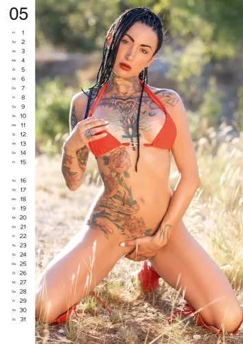 kalendarz pin-up wytatuowane kobiety 2026 zestaw 12 stron na Arena.pl
