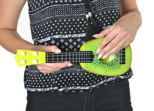 Owocowa Gitara Ukulele Dla Dzieci Gitarka Kiwi 6152 na Arena.pl