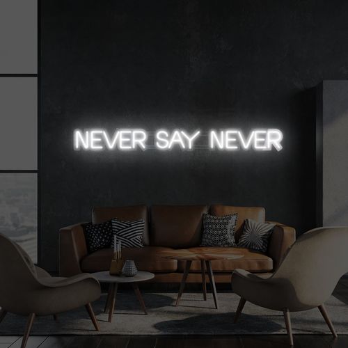 Napis LED Never Say Never na Arena.pl