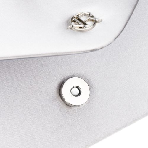 srebrna, mała kopertówka damska wykonana z tkaniny syntetycznej - rovicky na Arena.pl