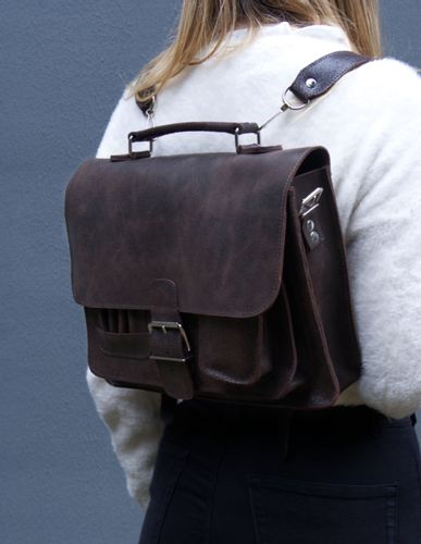 Teczka Grafen - Stefania Brązowy na Arena.pl