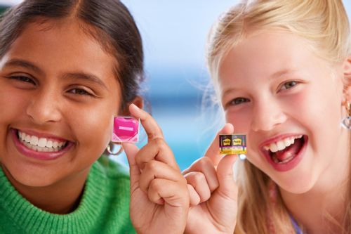 Figurki Mini Brands Global  Karton 36 Sztuk na Arena.pl