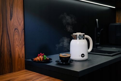 CZAJNIK ELEKTRYCZNY BEZPRZEWODOWY STALOWY RETRO DŹWIĘK BEŻOWY 2200W na Arena.pl