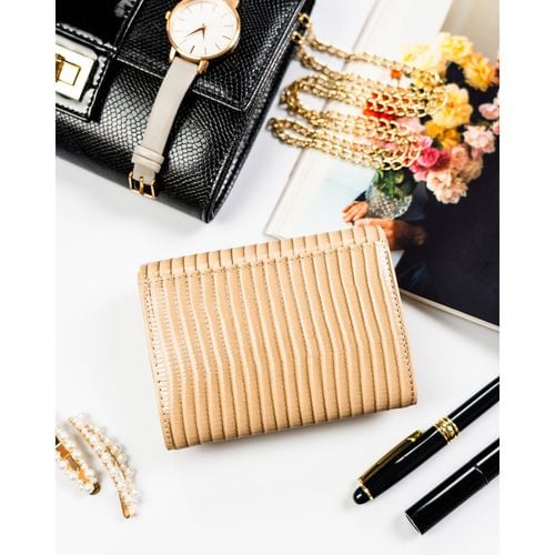 beżowy, pojemny portfel damski ze skóry naturalnej i ekologicznej na Arena.pl