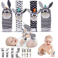 SKARPETKI 3D OPASKI NA RĄCZKI GRZECHOTKI 4 SZTUKI