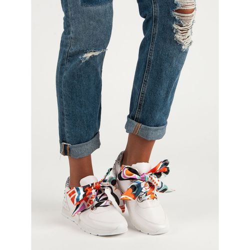 Modne wiązane trampki r.40 na Arena.pl