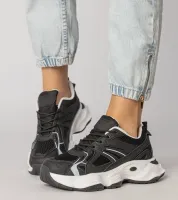 Czarne sneakersy sportowe na masywnej podeszwie Klarris 38