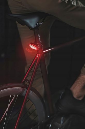 LAMPKA ROWEROWA TYLNA LED USB MOCNA na Arena.pl