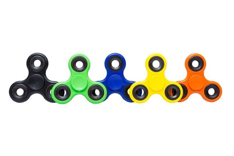 Fidget spinner trójramienny 7,5 cm różne kolory zdjęcie 1