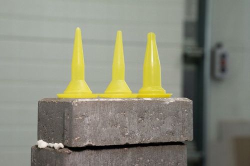 Pistolet wyciskacz do silikonu mas uszczelniacza klejów 600ml MOCNY na Arena.pl