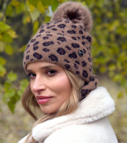 Czapka zimowa damska ciepła z POMPONEM beanie MODNA w panterkę Polska Print na Arena.pl
