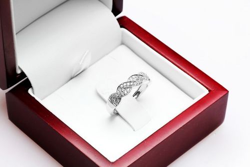 Złoty pierścionek PBD3426 - Diament na Arena.pl