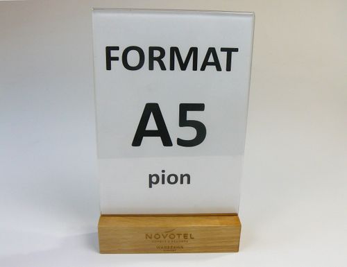 stojak na menu ulotkę plexi + drewniana podstawka z grawerem A5 10 szt na Arena.pl