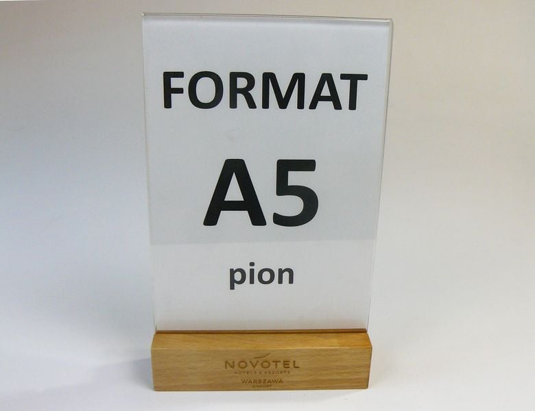 stojak na menu ulotkę plexi + drewniana podstawka z grawerem A5 10 szt zdjęcie 2