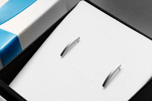 srebrne kolczyki pałeczki szczotkowane na Arena.pl