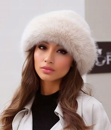 Czapka Damska Ciepła Futrzana Futerkowa Beżowa w kolorze Beżu Zimowa na Arena.pl