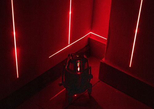 POZIOMICA LASEROWA LASER KRZYŻOWY 360 CZERWONY MOCNY 40M WALIZKA na Arena.pl