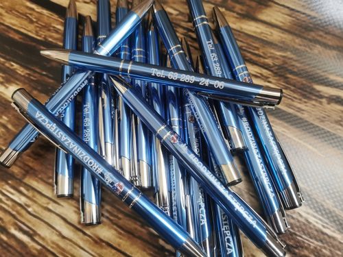 DŁUGOPISY Z NADRUKIEM UV reklamowe RÓŻNE KOLORY 50 szt LOGO TWOJE dane na Arena.pl