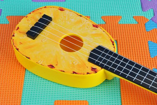 Owocowa Gitara Ukulele Dla Dzieci Gitarka Ananas 6153 na Arena.pl