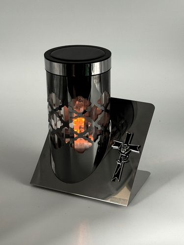 Premium Znicz Solarny na Chromowanej podstawie Motyw Czarnego Krzyża 23 cm na Arena.pl