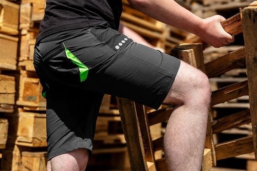 krótkie spodenki premium, 4 way stretch czarne rozmiar l - t n81-277-l na Arena.pl