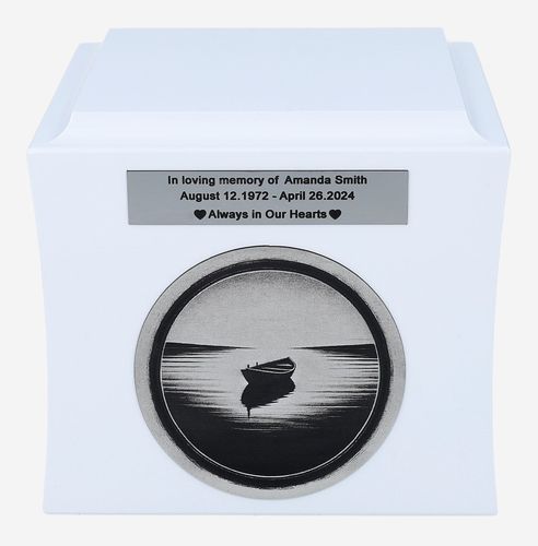 Urna z samotną łodzią na jeziorze Biały / Wzór1 / Tabliczka na Arena.pl