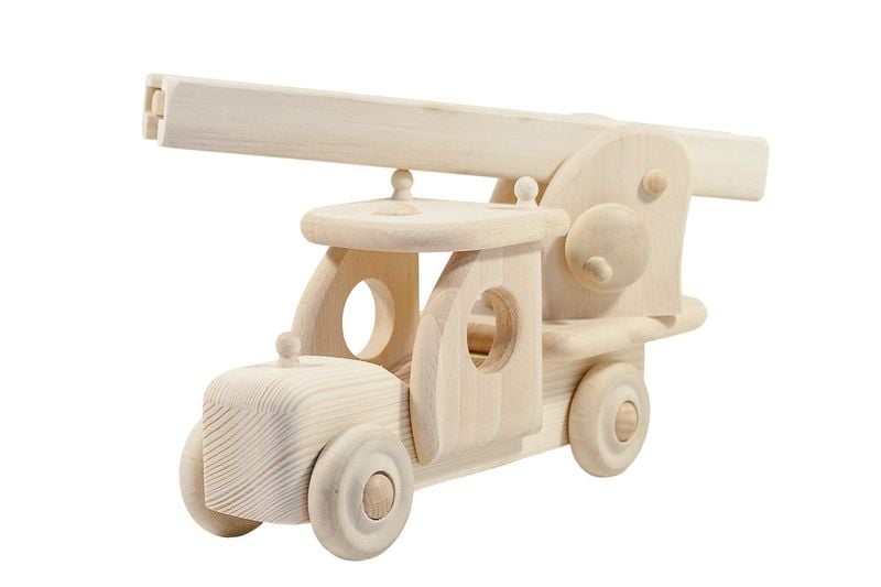 Drewniany samochód strażacki zdjęcie 2