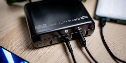 Ładowarka sieciowa z zestawem adapterów Newell GaN Tech T-power 140 W na Arena.pl