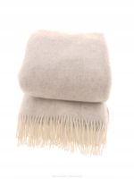 Koc wełniany jagnięcy z frędzlami 150x200 gładki jasny popiel