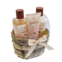 Aurora Zestaw prezentowy Almond Milk migdałowe