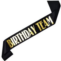 Czarna szarfa ze złotym nadrukiem Birthday Team