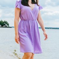 Lawendowa muślinowa sukienka midi w stylu boho