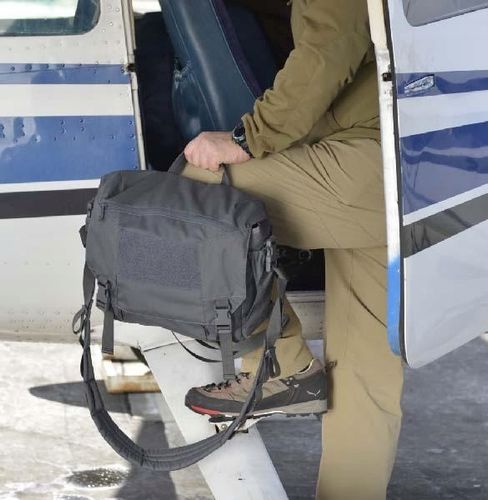 TORBA NA RAMIĘ MIEJSKA URBAN COURIER BAG MEDIUM 9,5L HELIKON Black na Arena.pl