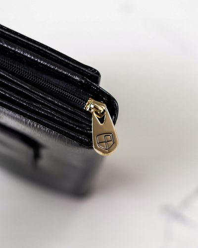 PETERSON portfel damski skórzany elegancki lakierowany P213 czarny na Arena.pl