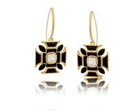 kolczyki z krzyżem maltańskim z kolekcji maltese (p23/jes/29/1au)