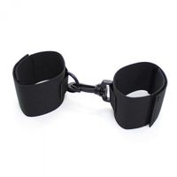 kajdanki polsiere a strappo easy cuffs arms black