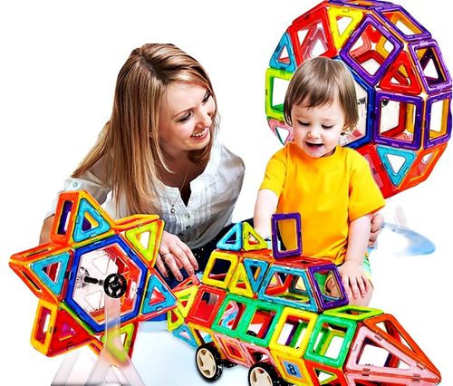 Edukacyjne Konstrukcyjne KLOCKI MAGNETYCZNE 114 e Kuferek certyfikat GRATIS na Arena.pl