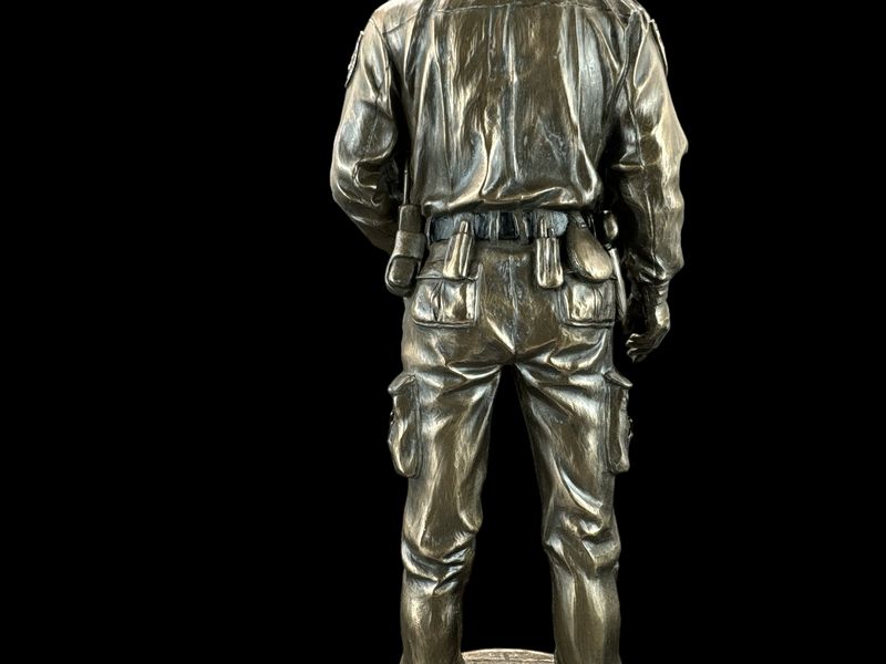 POLICJANT - SŁUŻYĆ I CHORNIĆ – VERONESE (WU76823A4) zdjęcie 5