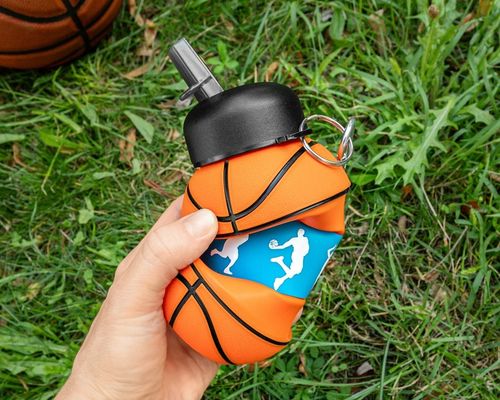 SKŁADANY BIDON PIŁKA do KOSZYKÓWKI BUTELKA 550 ml z KARABIŃCZYKIEM silikon na Arena.pl