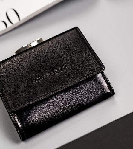 mały, skórzany portfel damski na zatrzask i bigiel - peterson na Arena.pl