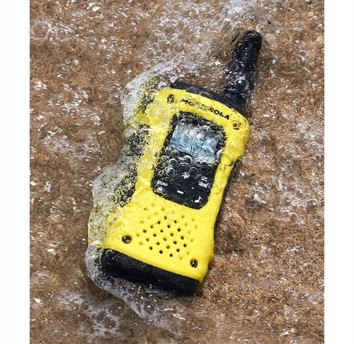 2x MOTOROLA T92 H2O WODOODPORNE KRÓTKOFALÓWKI ZASIĘG DO 10km + FUTERAŁ na Arena.pl